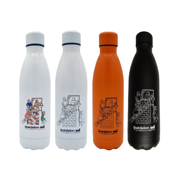 Guédelon water bottles